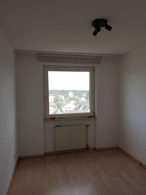 Immobilie in Neuhofen - Provisionsfrei! Helle 3-Zimmer-Wohnung mit Loggia und Panoramafenstern Nähe Badeweiher - Bild 3