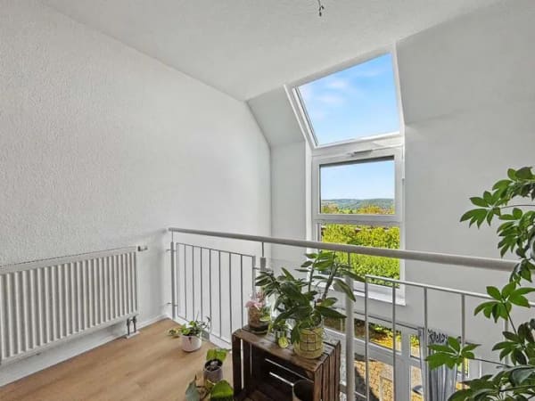 Immobilie in Ebersburg - Talau: Gepflegtes Reihenendhaus mit Galerie, Garten, Garage und Carport - Bild 1