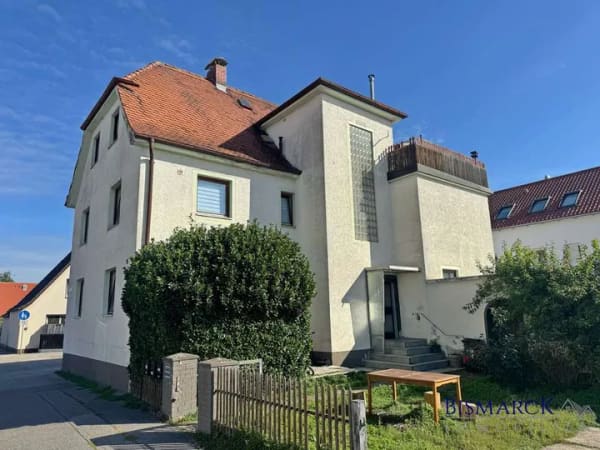 Immobilie in Landshut - Dachgeschosswohnung mit viel Potenzial und Dachterrasse - Bild 0