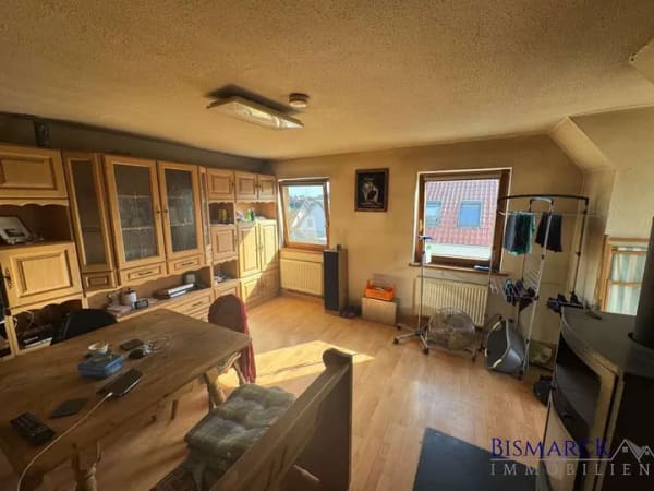 Immobilie in Landshut - Dachgeschosswohnung mit viel Potenzial und Dachterrasse - Bild 1