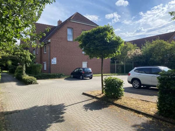 Immobilie in Hohe Börde - Alles was man benötigt: Terrasse, PKW-Stellplatz & Einbauküche - Bild 1