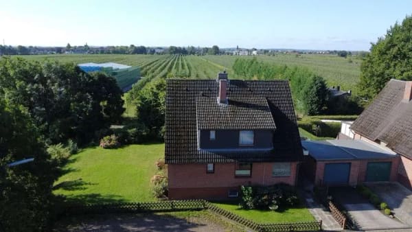 Immobilie in Jork - Zwei Wohnungen unter einem Dach – Zweifamilienhaus mit Vollkeller und Garage - Bild 0
