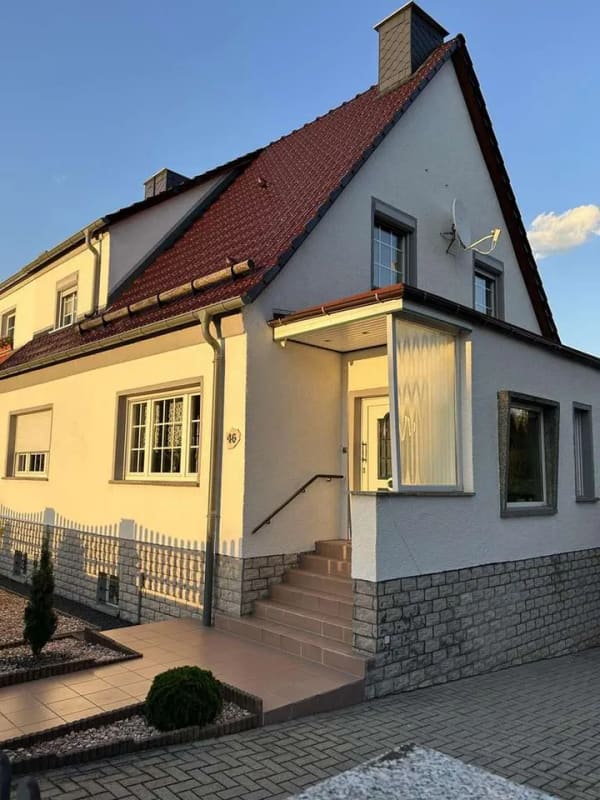 Immobilie in Greußen - Modernes 4 Zimmer- Massivhaus mit Pool, Carport und großen Garten - Bild 0