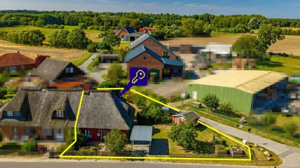Immobilie in Giekau - Modernisiertes, reetgedecktes Reihenendhaus in dörflicher Lage - Bild 2