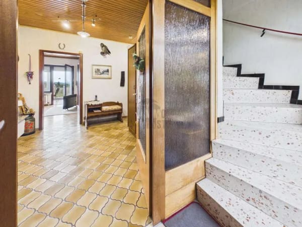 Immobilie in Obernkirchen - Zweifamilienhaus mit Weitblick – 2 Garagen – Wintergarten – Balkon – Unterkellert - Bild 1