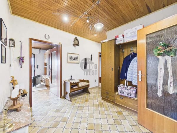 Immobilie in Obernkirchen - Zweifamilienhaus mit Weitblick – 2 Garagen – Wintergarten – Balkon – Unterkellert - Bild 2