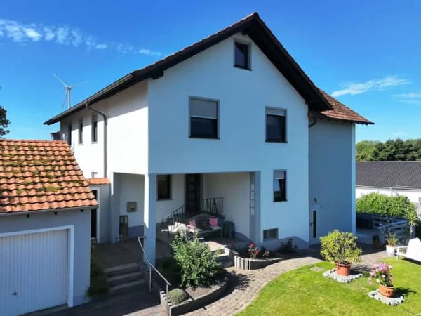 Immobilie in Ense - Familien Willkommen!
Zweifamilienhaus mit viel Potenzial in ruhiger Wohnlage von Ense-Bittingen! - Bild 0