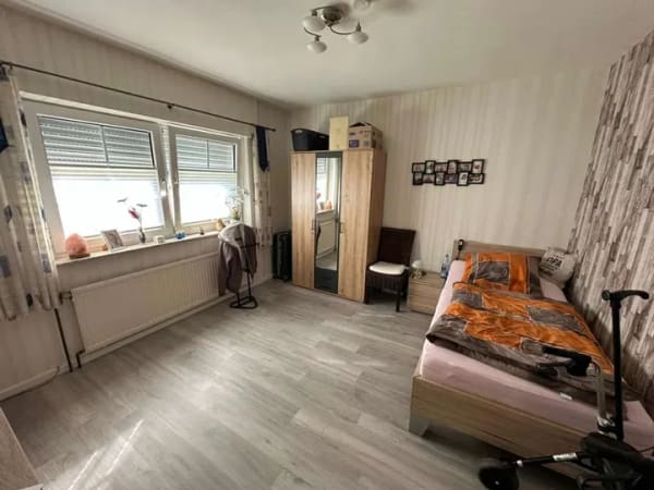 Immobilie in Papenburg - *Viel Platz, viel Potenzial: Zwei Häuser auf großzügigem Grundstück in Papenburg* - Bild 4