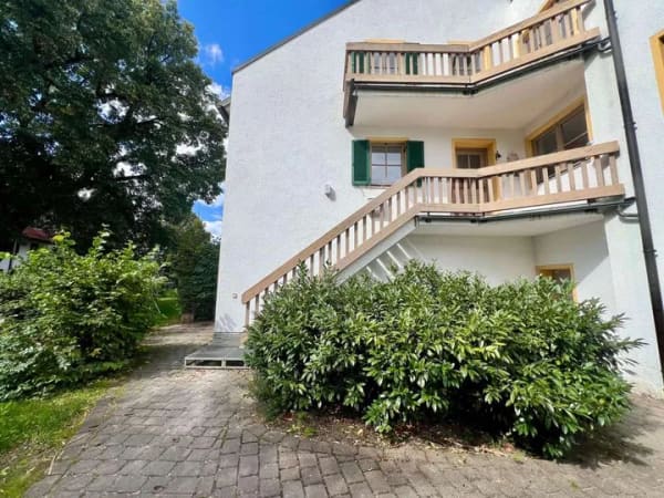 Immobilie in Grafrath - Wohnen auf vier Ebenen: 153 m² Maisonette mit 33 m² Hobbykeller und 3 Stellplätzen - Bild 2