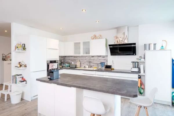 Immobilie in Buchloe - Zentrale Lage, barrierefrei und modern - Gepflegte 4 Zimmer Wohnung mit sanierter Tiefgarage! - Bild 2