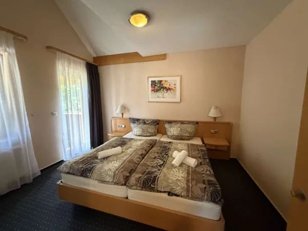 Immobilie in Pottenstein - Großzügige Immobilie mit Gästebereichen, Sauna, Jacuzzi und 890 m² Grundstück - Bild 0