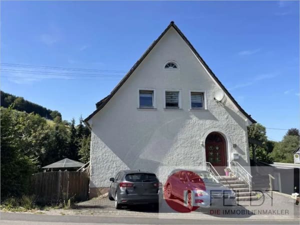 Immobilie in Kirchhundem - *PROVISIONSFREI* Familiengerechtes Ein-/ZFH mit ausgeb. DG, sep. Dop.-GA + Grundstück in Kirchhundem - Bild 2