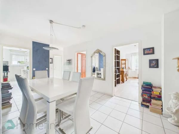 Immobilie in Monheim am Rhein - Sonnenverwöhnte 4-Zimmer-Wohnung im Herzen von Baumberg - Bild 1