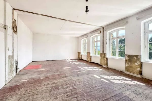 Immobilie in Eitorf - Denkmalgeschützes Gebäude mit erneuertem Dach, großem Grundstück & Entwicklungspotenzial in Eitorf - Bild 0