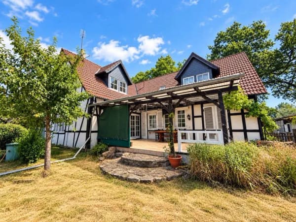 Immobilie in Lienen - ‼️Vielseitiges Mehrfamilienhaus mit 3 Wohneinheiten, Werkstatt & großzügigem Stellplatzangebot‼️ - Bild 2