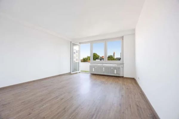 Immobilie in Moosburg - Großzügige 2,5-Zimmer-Wohnung mit Eckbalkon und Stellplatz in Moosburg - Bild 1