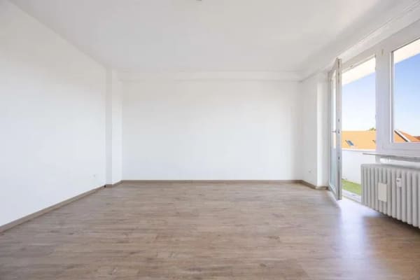 Immobilie in Moosburg - Großzügige 2,5-Zimmer-Wohnung mit Eckbalkon und Stellplatz in Moosburg - Bild 2