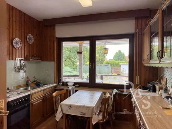 Immobilie in Güsten - Wohnen im Grünen – gepflegtes Einfamilienhaus mit großem Garten und überdachter Terrasse in Güsten - Bild 2
