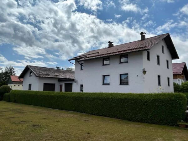 Immobilie in Falkenstein - Zweifamilienhaus in Falkenstein-Arrach zu verkaufen! - Bild 0