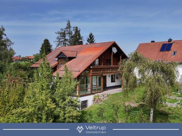 Immobilie in Rott - EIN ORT MIT BESONDEREM CHARME -  KLEINES EINFAMILIENHAUS MIT GROSSEM GARTEN IN ROTT - Bild 0