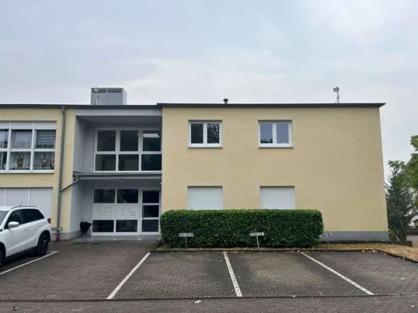 Immobilie in Lebach - STEINBACH : 1 ZKB - WOHNUNG (vermietet ) mit Terrasse ideal für Kapitalanleger ! - Bild 0
