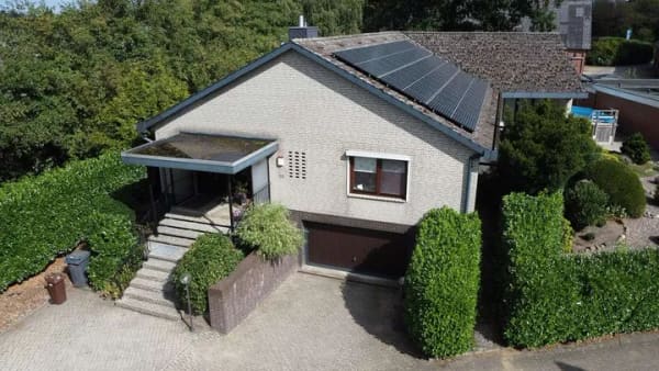 Immobilie in Sauensiek - modernisierter 5-Zimmer-Bungalow mit Vollkeller & Pool - Bild 2