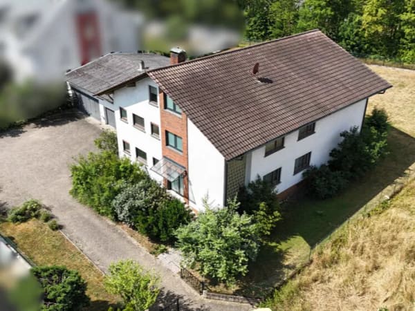 Immobilie in Rauenberg - Einladendes Mehrgenerationenhaus mit Nebengebäude auf großem Grundstück in guter Wohnlage - Bild 0