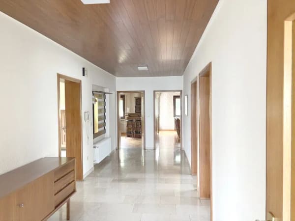 Immobilie in Rauenberg - Einladendes Mehrgenerationenhaus mit Nebengebäude auf großem Grundstück in guter Wohnlage - Bild 4