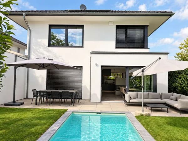 Immobilie in Weisenheim am Berg - Einfamilienhaus mit 210 m² Wohn- und Nutzfläche + Terrasse mit Pool in Weisenheim am Berg - Bild 0
