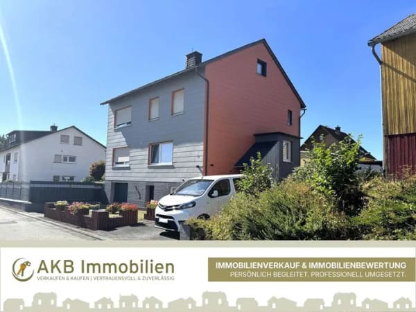 Immobilie in Bad Endbach - Einfamilienhaus, solide und naturnah - Bild 1