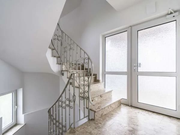 Immobilie in Hünfelden - NEU *Paul & Partner* ATTRAKTIVES INVESTMENT: MEHRFAMILIENHAUS IN RUHIGER UND GUTER LAGE! FAKTOR 15,1 - Bild 3