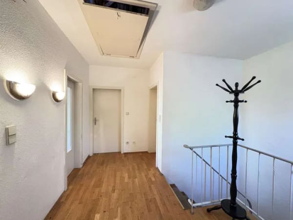 Immobilie in Eltville am Rhein - Schönes Zweifamilienhaus mit traumhaften und unverbaubarem Blick in ruhiger Wohnlage - Bild 4