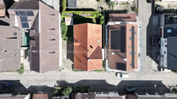 Immobilie in Metzingen - Gelegenheit im Ortskern : Altbau mit Scheune und Hof – Substanz mit Potential und kurzen Wegen - Bild 1