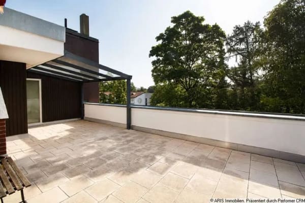 Immobilie in Gräfelfing - Rarität mit Potenzial: Renovierungsbedürftige 4-Zi.-Dachterrassenwhg. mit Parkblick in Gräfelfing - Bild 2