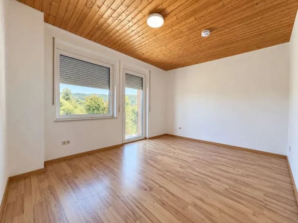 Immobilie in Wertheim - Modernisierte 3-Zimmer-Wohnung – 2023 modernisiert & vielseitig nutzbar - Bild 2
