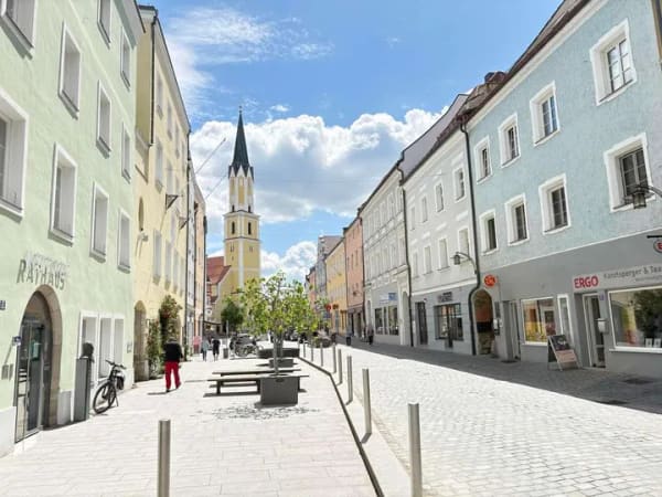 Immobilie in Vilshofen an der Donau - Lukratives Stadthaus mitten im Vilshofener Stadtplatz - Bild 2