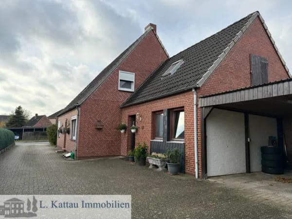 Immobilie in Gnarrenburg - G 29 GNARRENBURG -Familie, Mehrgenerationen oder Vermietung- gepflegtes 1-2 Familienhaus in ruhiger Lage- - Bild 0