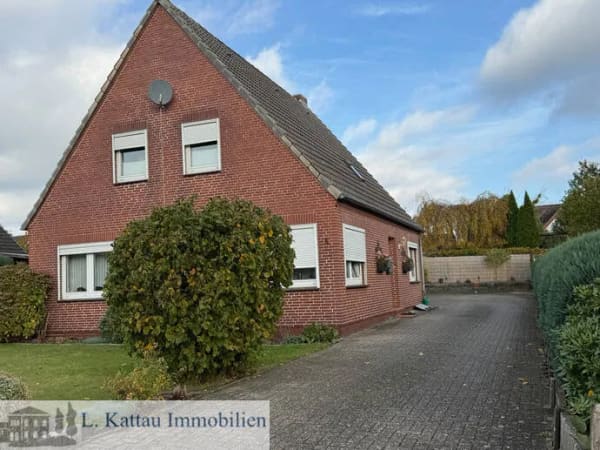 Immobilie in Gnarrenburg - G 29 GNARRENBURG -Familie, Mehrgenerationen oder Vermietung- gepflegtes 1-2 Familienhaus in ruhiger Lage- - Bild 1