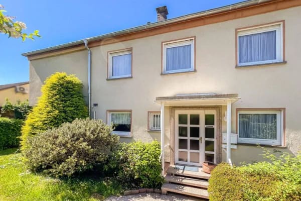 Immobilie in Wittlich - Wittlich: Großes Einfamilienhaus mit Garten und Garage, in top ruhiger Wohnlage der Stadt - Bild 2