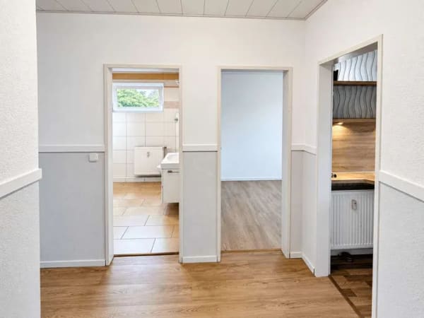 Immobilie in Esens - Helle 3-Zimmer-Wohnung mit Garage in zentraler Sackgassenlage - Bild 3
