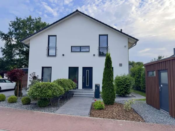 Immobilie in Breiholz - Direkt einziehen! - Exklusives Einfamilienhaus in Breiholz - Bild 0