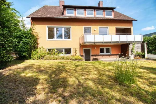 Immobilie in Sarstedt - Zwei Einheiten. Zwei Gärten. Zwei Eingänge. Viele Möglichkeiten. - Bild 0