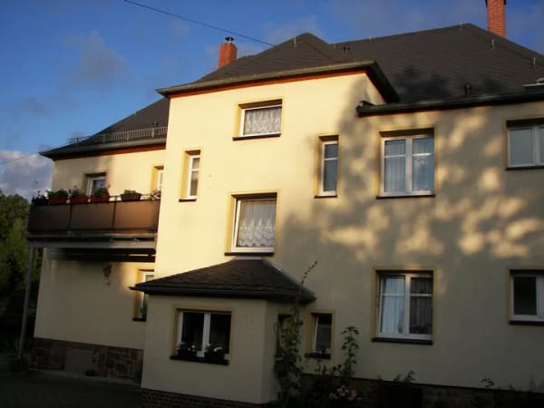 Immobilie in Hainichen - Modernisiertes Mehrfamilienhaus mit einer freien Wohnung in Ortslage - Bild 2