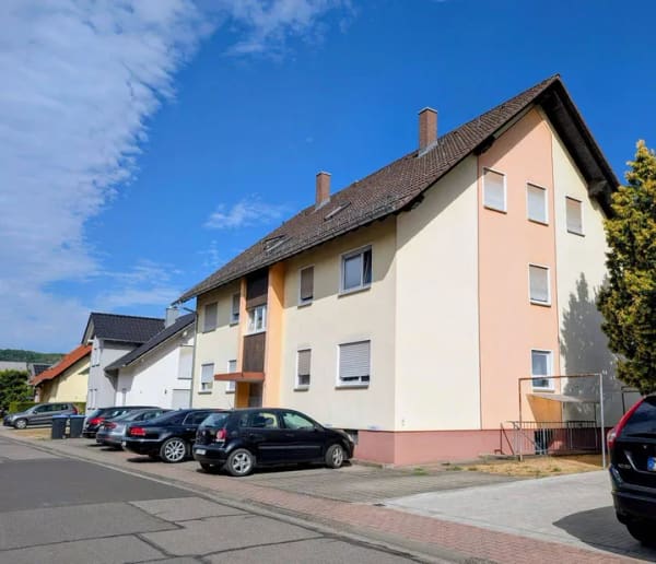Immobilie in Kleinheubach - Geräumiges Einfamilienhaus mit Großen Balkonen in Kleinheubach - Bild 0