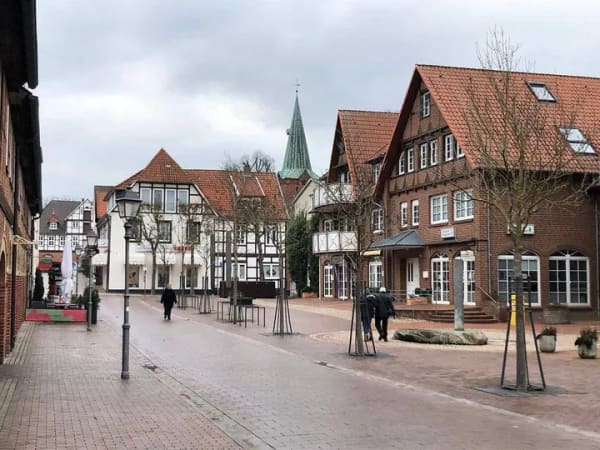 Immobilie in Bad Bevensen - Großzügiges Einfamilienhaus aus dem Jahr 1964 auf ca. 1.000 m² Grundstück - Bild 0