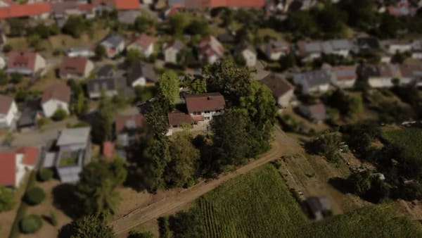 Immobilie in Ölbronn-Dürrn - 1802m² - Anwesen mit Innenpool - 2 Wohneinheiten - Außergewöhnliches Grundstück - Bild 2