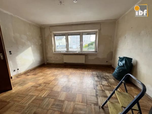 Immobilie in Aldenhoven - +++ IBF Immo +++ Freist. EFH mit Stellplatz und Garten mit viel Potential für Handwerker! - Bild 1