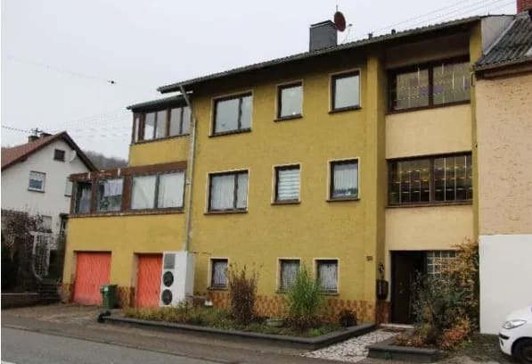 Immobilie in Eppelborn - **Platz für die ganze Familie**Interessantes 2-FH mit Wintergarten, Garten u. v. m. - Bild 0