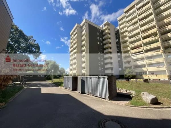 Immobilie in Durmersheim - Attraktives Wohnen mit Weitblick und besonderen Annehmlichkeiten - 4-Zimmer-ETW in Durmersheim - Bild 0