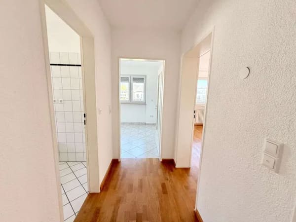 Immobilie in Schallstadt - Bezugsfrei - Traumhafte 2,5-Zimmerwohnung in zentraler Lage in Schallstadt-Wolfenweiler - Bild 1